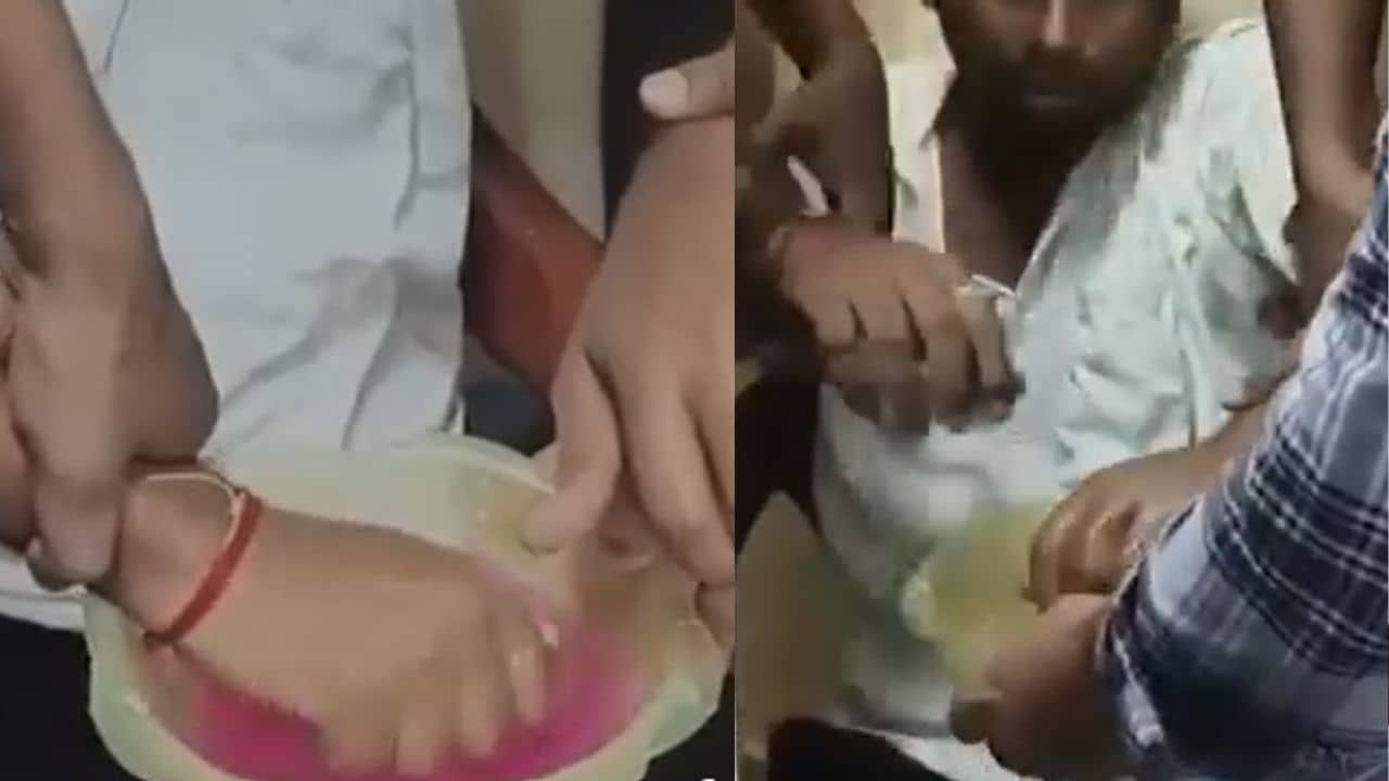 Govt Engineer Caught Red-Handed VIRAL VIDEO: বসে বসে গুনছিলেন কড়কড়ে টাকা, খপাৎ করে হাত ধরে গামলায় চোবাতেই সাদা জল হয়ে গেল বেগুনি! সরকারি ইঞ্জিনিয়ারের কীর্তি ফাঁস