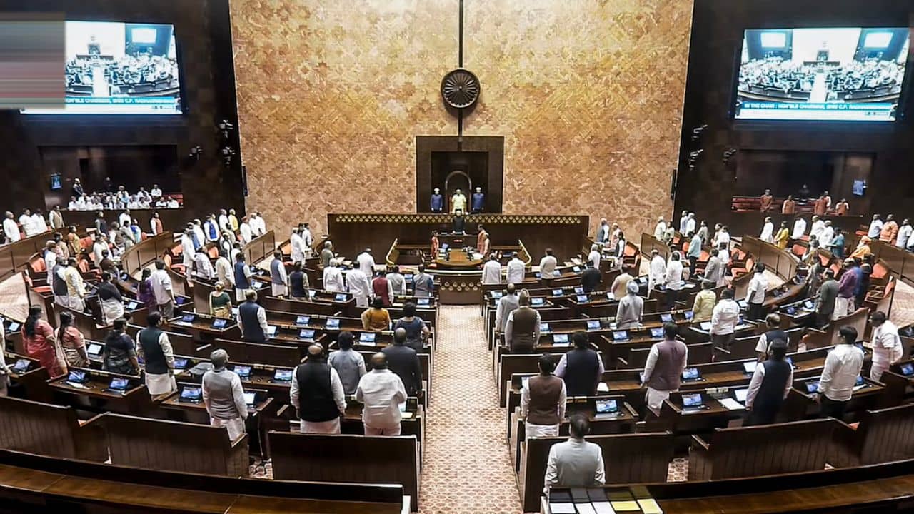 FCRA Bill 2026: মেপে পা ফেলছে কেন্দ্র, ডিলিমিটেশন-মহিলা সংরক্ষণ বিল পাশ হলেই ঝুলি থেকে বেরবে আরেক বিল?
