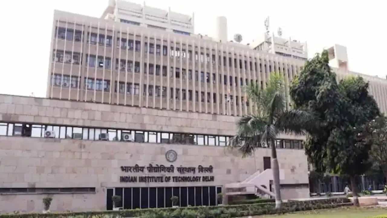 IIT Delhi: পড়ুয়ার মৃত্যুতে শোকপ্রকাশ, বহিরাগত তদন্ত কমিটি গঠনের সিদ্ধান্ত আইআইটি দিল্লির IIT Delhi: পড়ুয়ার মৃত্যুতে শোকপ্রকাশ, বহিরাগত তদন্ত কমিটি গঠনের সিদ্ধান্ত আইআইটি দিল্লির