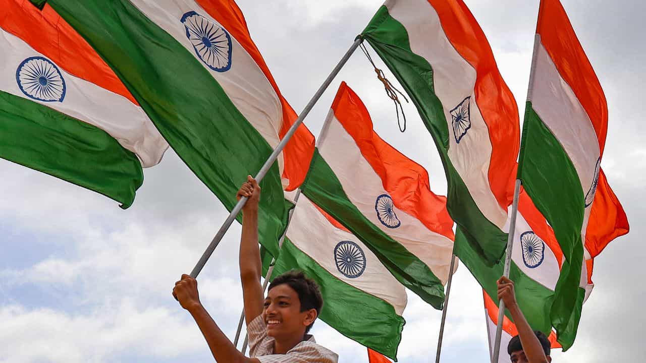 Independence Day 2026: স্বাধীনতা দিবসের প্রস্তুতি তুঙ্গে, লালকেল্লা থেকে প্রধানমন্ত্রী মোদীর ভাষণ সরাসরি দেখতে পারবেন এখান থেকে... Independence Day 2026: স্বাধীনতা দিবসের প্রস্তুতি তুঙ্গে, লালকেল্লা থেকে প্রধানমন্ত্রী মোদীর ভাষণ সরাসরি দেখতে পারবেন এখান থেকে...
