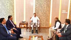 'শুধু সীমান্ত নয়, স্বপ্নও শেয়ার করি', তারেক-সাক্ষাতের পর বললেন দীনেশ
