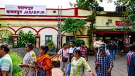 সেজে উঠছে যাদবপুর স্টেশন, তৈরি হচ্ছে মিনি মার্ট, বড় উদ্যোগ রেলের