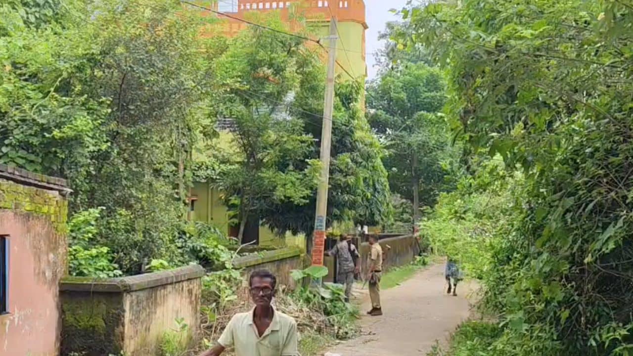 Jhargram: খাদ্য-দফতরের ৭ জনের বিরুদ্ধে তদন্ত শুরু