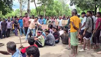 Live: আদিবাসী ছাত্রীকে 'ধর্ষণ', উত্তাল ঝাড়গ্রাম