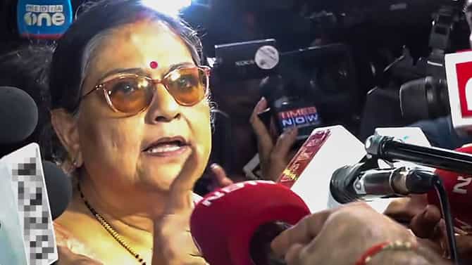 কাকলীর একটা 'টাইপিং মিসটেক', তুমুল ঝড় সোশ্যাল মিডিয়ায়, কী ভুল করলেন?