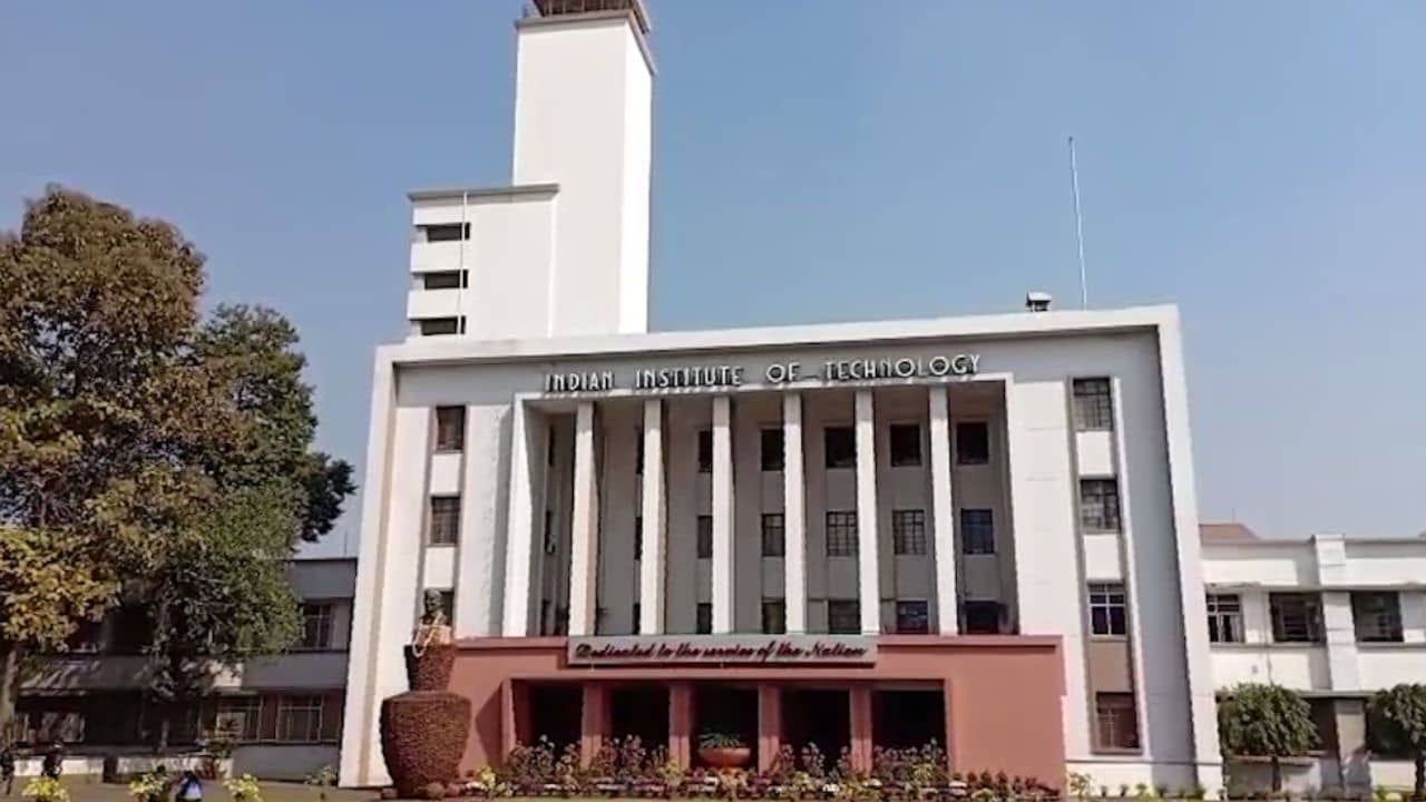 Student Death: খড়গপুরে IIT-তে ছাত্রের রহস্য-মৃত্যু, তিনতলা থেকে পড়ে যান ছাত্র