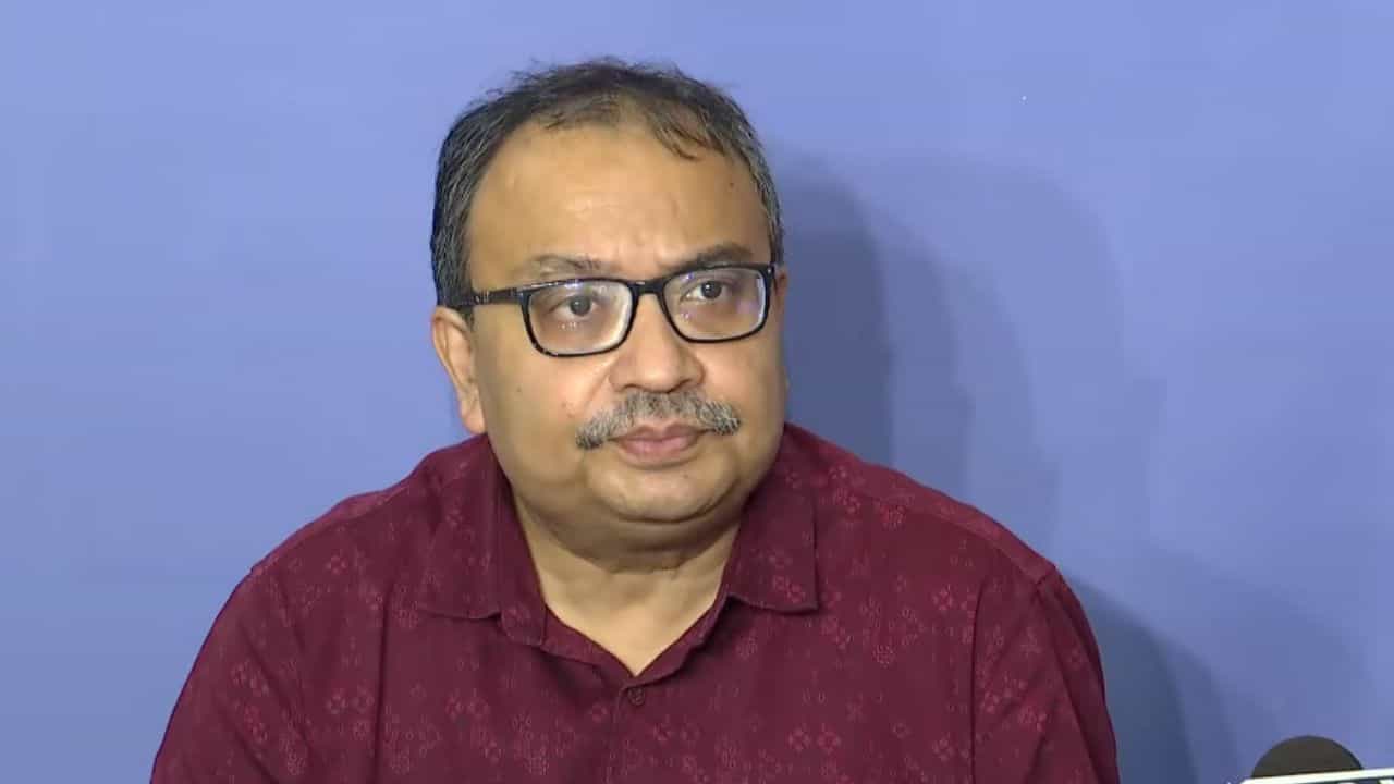 Kunal Ghosh: 'ভাল তৃণমূল হয়েও বাঁচা যায় না', আশিসের মৃত্যুতে কুণালের নিশানায় ঋতব্রত শিবির Kunal Ghosh: 'ভাল তৃণমূল হয়েও বাঁচা যায় না', আশিসের মৃত্যুতে কুণালের নিশানায় ঋতব্রত শিবির
