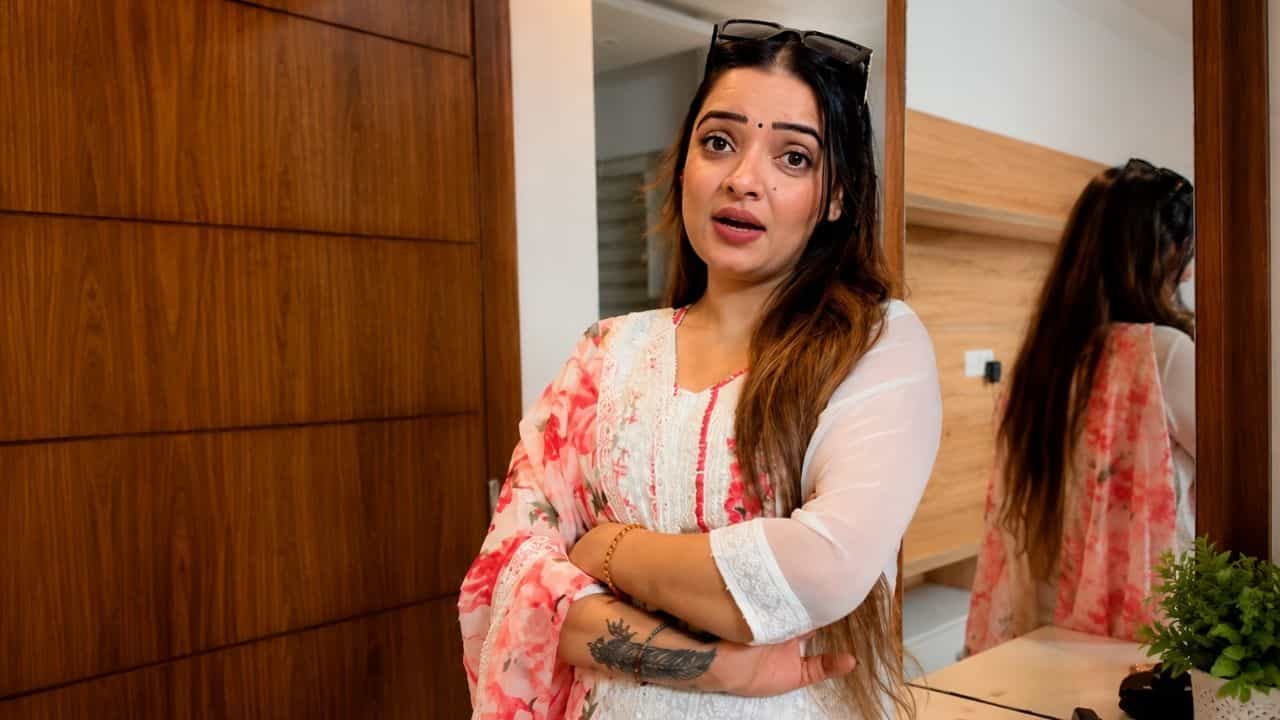 Social Influencer: গর্ভে সাত সপ্তাহের সন্তান, গাছে বেঁধে জীবন্ত আগুন জ্বালিয়ে দেওয়া হল ইনফ্লুয়েন্সারকে Social Influencer: গর্ভে সাত সপ্তাহের সন্তান, গাছে বেঁধে জীবন্ত আগুন জ্বালিয়ে দেওয়া হল ইনফ্লুয়েন্সারকে