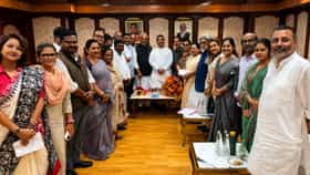 NCPI-তেও 'ঘরশত্রু'! ২ সাংসদই নাকি সব খবর পৌঁছে দিচ্ছেন কালীঘাটে!