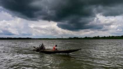 কলকাতা থেকে মাত্র ৩০ কিমি দূরে অবস্থান, রাতভর দফায় দফায় বৃষ্টি