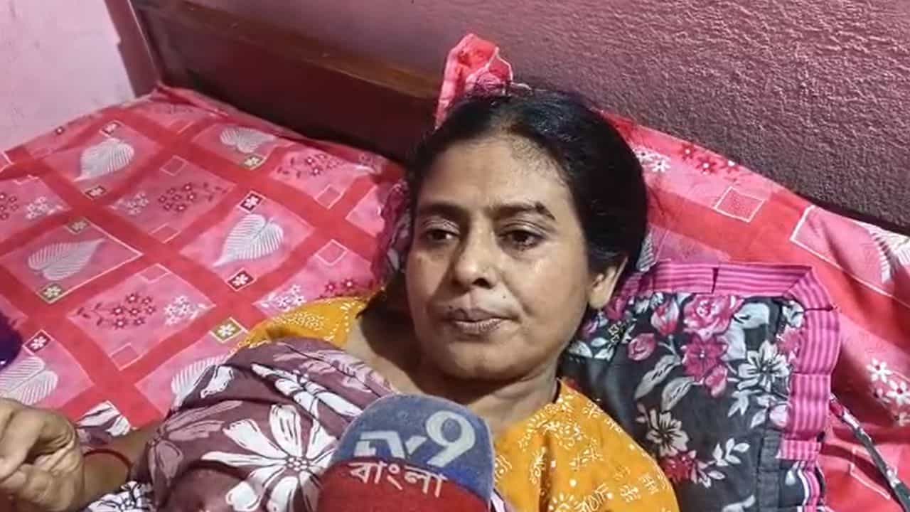Murshidabad: চম্পা বিবির পেটে অপারেশন করে ডাক্তার দেখলেন গলব্লাডারে তো স্টোনই নেই! ভয়াবহ-কাণ্ড বহরমপুরে Murshidabad: চম্পা বিবির পেটে অপারেশন করে ডাক্তার দেখলেন গলব্লাডারে তো স্টোনই নেই! ভয়াবহ-কাণ্ড বহরমপুরে