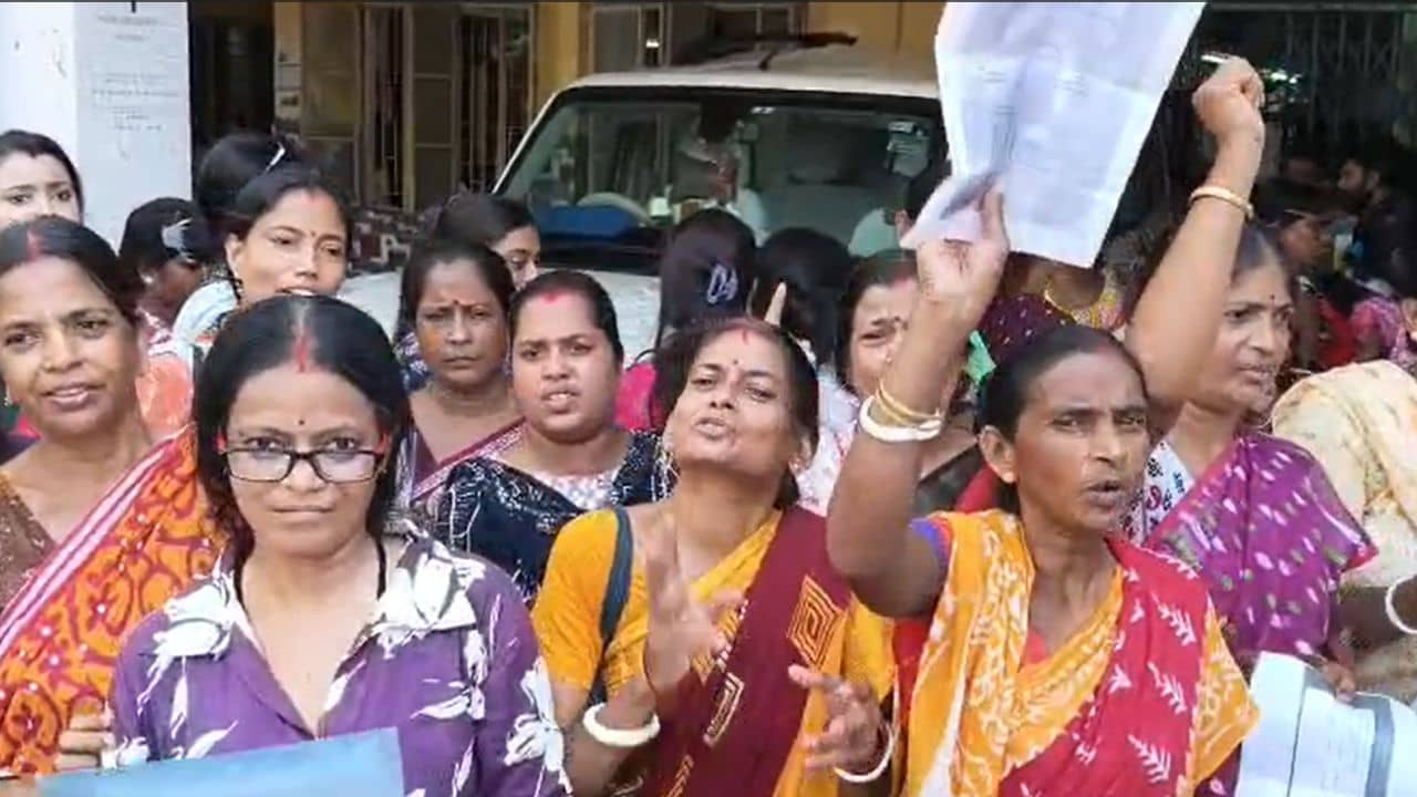 Annapurna Yojana: Under Process থেকে সোজা আবার Enquiry-তে! প্ল্যান করেই অন্নপূর্ণা যোজনা থেকে মহিলাদের নাম বাদ দেওয়া হচ্ছে?