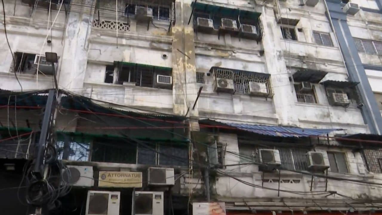 Mirza Ghalib Street fire: ঢাকঢোল পিটিয়ে অডিট কমিটি গঠন করেছিল পূর্বতন সরকার! ৩৭৮৮ টি হোটেলের মধ্যে ১৫টায় অডিট হয়েই ফুরোয় দম!