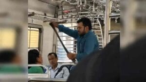 লোকাল ট্রেনে বেল্ট খুলে মহিলাকে মার, নৃশংসতায় শিউরে উঠলেন সবাই
