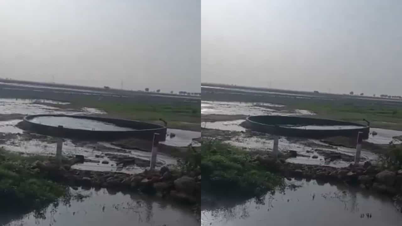 Haunted Well: ভূতুড়ে কাণ্ড! চারপাশে ফাঁকা মাঠ, মাঝখানে আপনা-আপনিই উথাল-পাথাল হচ্ছে কুয়োর জল! কী রহস্য লুকিয়ে? Haunted Well: ভূতুড়ে কাণ্ড! চারপাশে ফাঁকা মাঠ, মাঝখানে আপনা-আপনিই উথাল-পাথাল হচ্ছে কুয়োর জল! কী রহস্য লুকিয়ে?