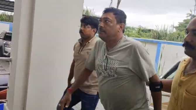 তোলাবাজি থেকে জমি দখলের অভিযোগ, গ্রেফতার নৈহাটির প্রাক্তন বিধায়ক