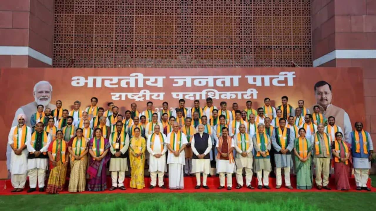 PM Modi: নিতিন নবীনের নতুন টিমের সঙ্গে বৈঠক প্রধানমন্ত্রী মোদীর, কী আলোচনা হল?
