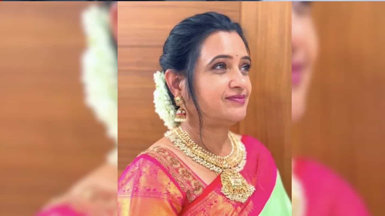 Principal Murder Case: প্রিন্সিপ্যালকে ২৭ বার কোপাল কে? কেবল একটাই 'শব্দ', আততায়ীকে ধরে স্তম্ভিত দুঁদে কর্তারাও Principal Murder Case: প্রিন্সিপ্যালকে ২৭ বার কোপাল কে? কেবল একটাই 'শব্দ', আততায়ীকে ধরে স্তম্ভিত দুঁদে কর্তারাও