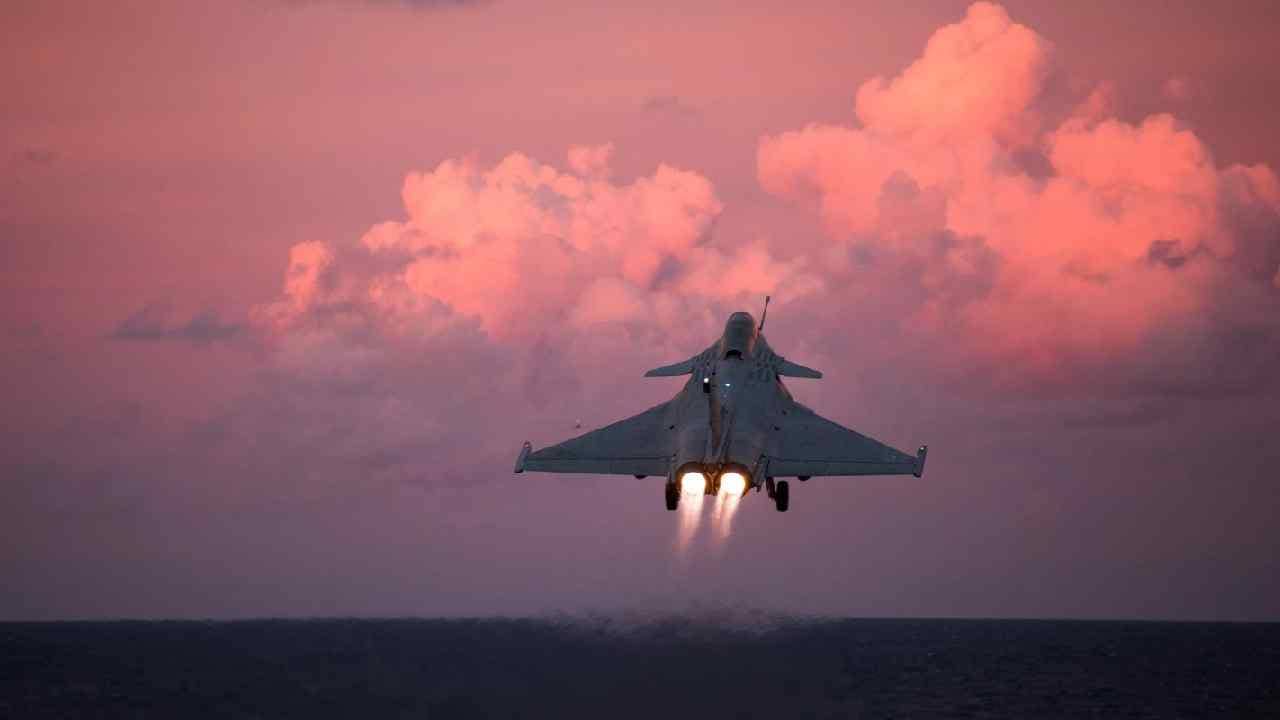 IAF Rafales: রাতের অন্ধকারে অস্ট্রেলিয়ার আকাশে কেন উড়ছে রাফাল?