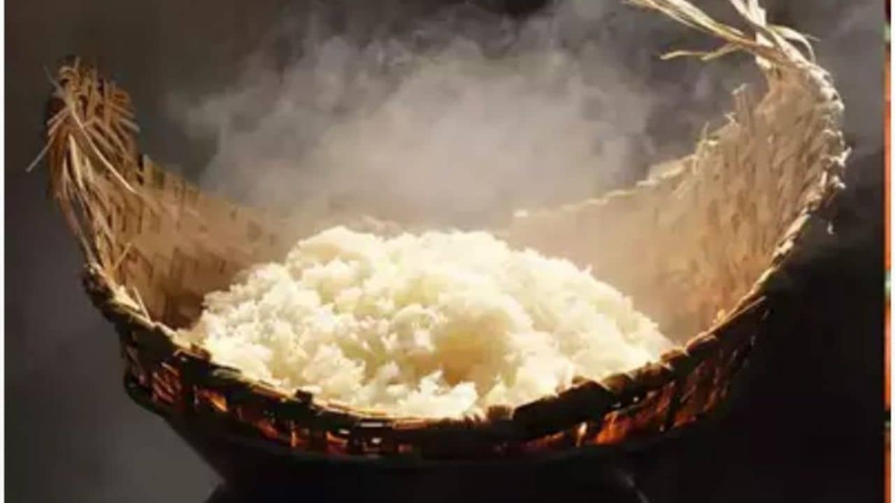 Magic Rice: গ্যাস-উনুন কিচ্ছু লাগবে না, শুধু জলে ভিজিয়েই তৈরি হবে ভাত! চিনে নিন এই চালকে