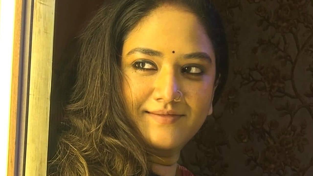 অভিনেত্রী চাঁদনিকে নগ্ন ছবি পাঠানোর অভিযোগ, প্রতিবাদ করেও, পোস্ট ডিলিট...
