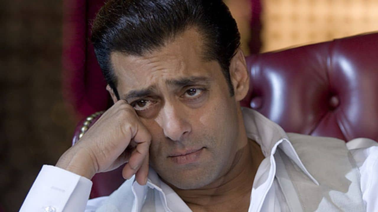 Salman Khan: সলমনের বাড়ির সামনে ডিউটি করার সময় মৃত্যু কনস্টেবলের, কী হল হঠাৎ?