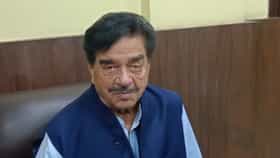 'আমাকে ভাঙার অনেক চেষ্টা হয়েছিল...', বড় দাবি শত্রুঘ্নর