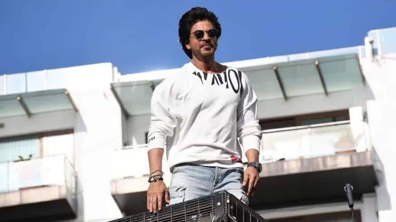 Shah Rukh Khan: শাহরুখের মন্নত-এ জোড়া সাপ! ১ টা পড়ল ধরা, আরেকটা গেল কোথায়?