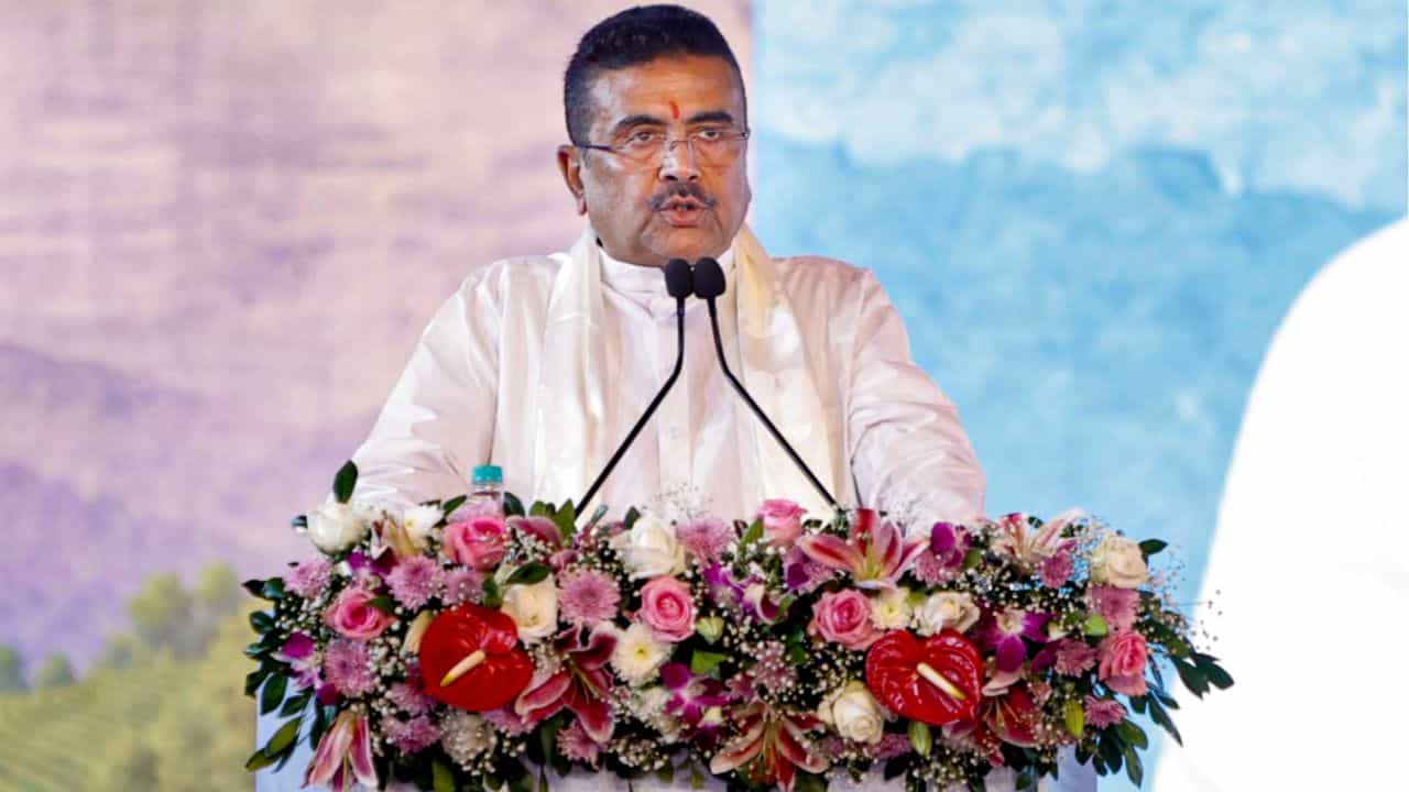 Jadavpur, Suvendu Adhikari: যাদবপুর ৮ বি-তে 'বন্দে-মাতরম' গাইতে যাবেন শুভেন্দু Jadavpur, Suvendu Adhikari: যাদবপুর ৮ বি-তে 'বন্দে-মাতরম' গাইতে যাবেন শুভেন্দু