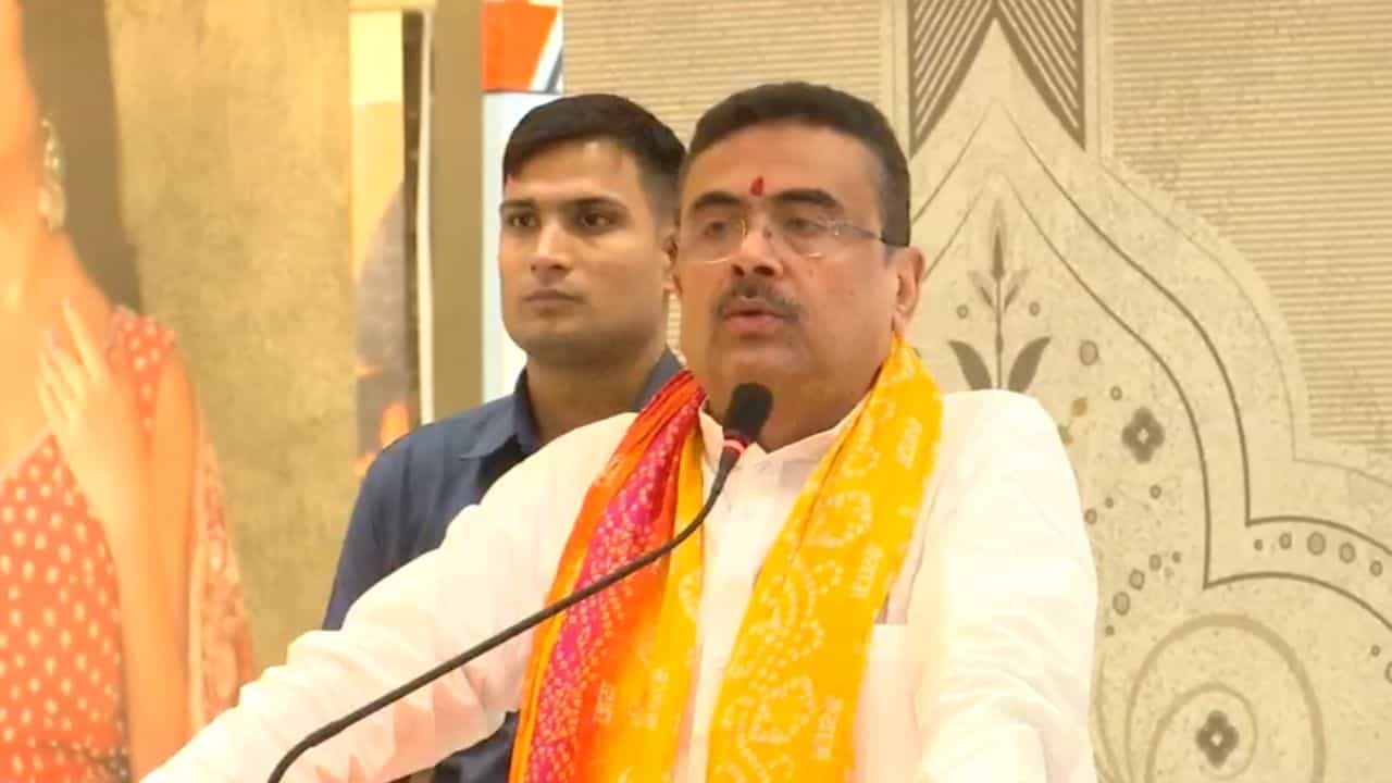 Suvendu Adhikari: প্রধানমন্ত্রী বাকি মন্ত্রীদের বলেছেন তাড়াতাড়ি বাংলায় যাও, উন্নয়ন করো: শুভেন্দু Suvendu Adhikari: প্রধানমন্ত্রী বাকি মন্ত্রীদের বলেছেন তাড়াতাড়ি বাংলায় যাও, উন্নয়ন করো: শুভেন্দু
