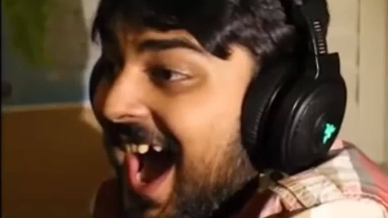 Viral meme guy: ভাইরাল মিমের এই ব্যক্তি বাস্তবে কী করেন জানেন?