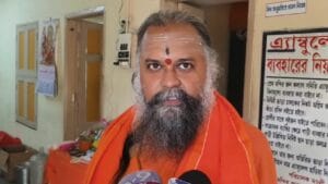 'এগরোল খেতে-খেতে মণ্ডপে ঢুকে পড়ছে',আমিষ খাওয়া নিয়ে বার্তা VHP-র