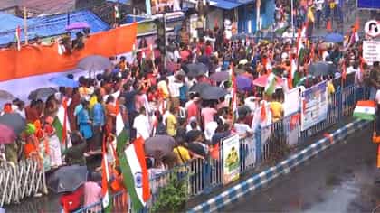 LIVE: মুখ্যমন্ত্রীর উপস্থিতিতে যাদবপুরে ১০ হাজার কণ্ঠে বন্দে মাতরম পাঠ