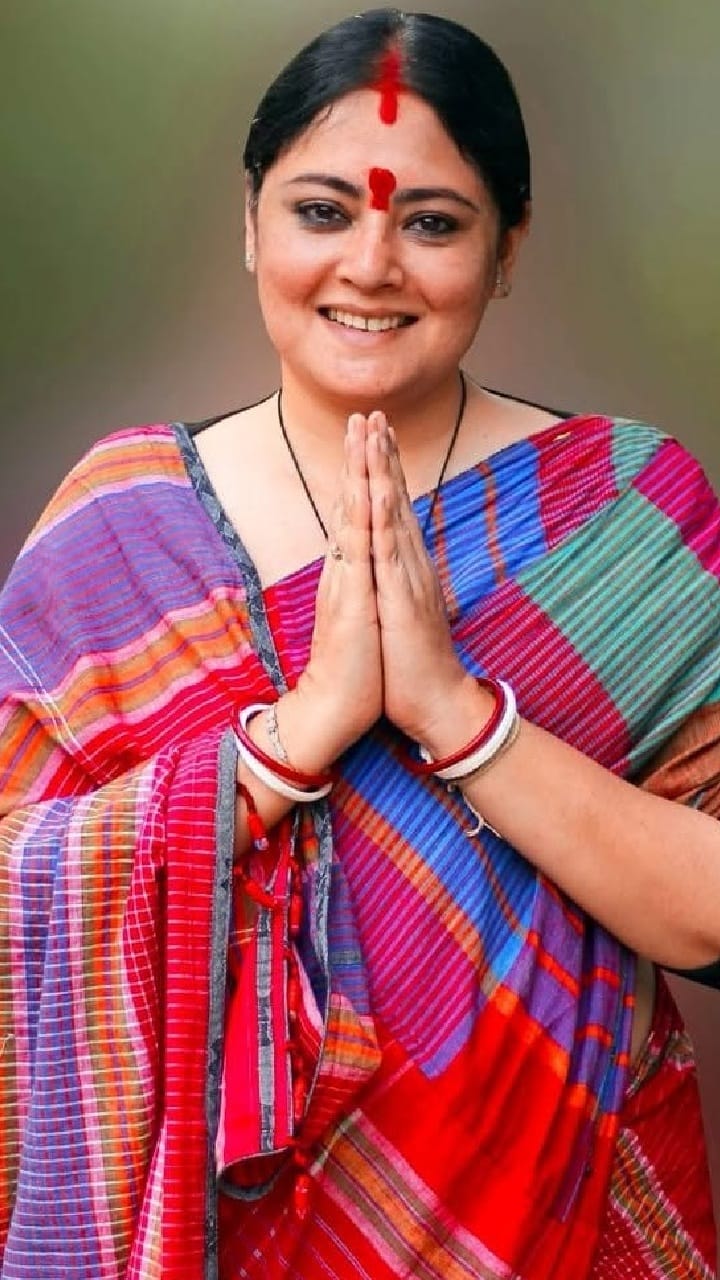 তিলোত্তমাকে নিয়ে কবিতা লিখলেন অগ্নিমিত্রা