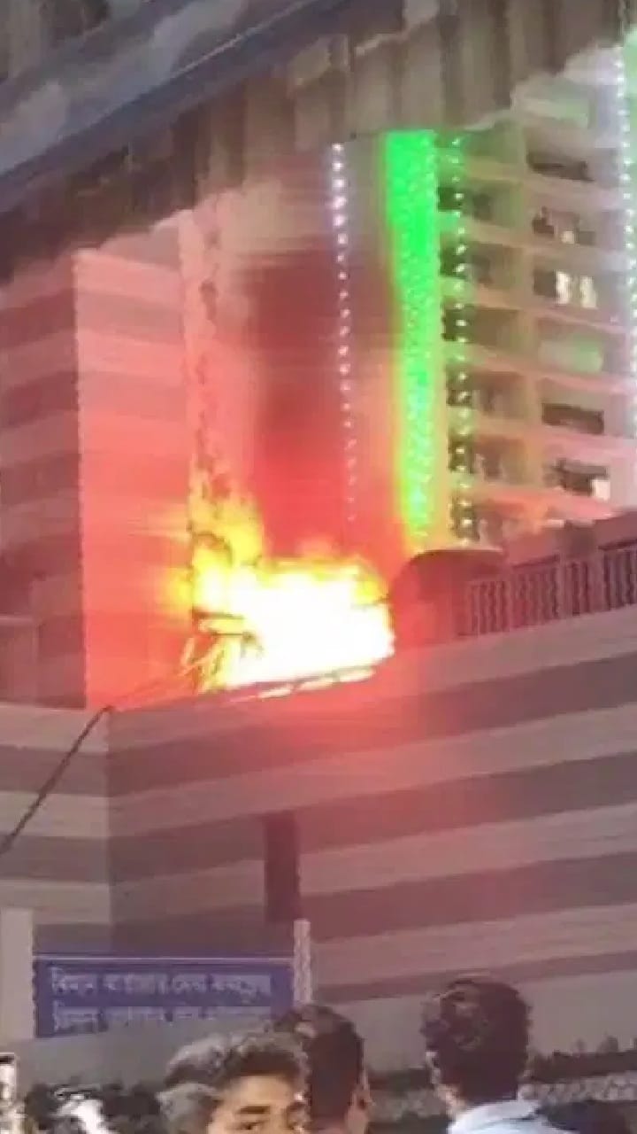 কলকাতা বিমানবন্দরে আগুন লাগল কীভাবে?