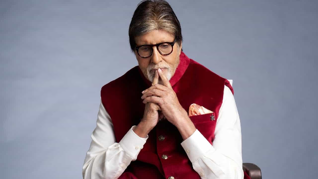 Amitabh Bachchan: ৮৩ বছরে টানা ২৪ ঘণ্টা কাজ! 'দেরি হলে চাকরি যাবে', কেন বললেন অমিতাভ? Amitabh Bachchan: ৮৩ বছরে টানা ২৪ ঘণ্টা কাজ! 'দেরি হলে চাকরি যাবে', কেন বললেন অমিতাভ?