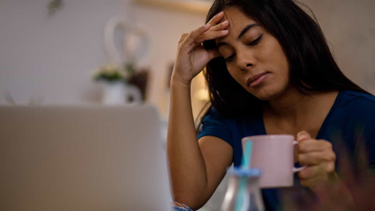 Tea or Coffee for Headache: মাথা ব্যথা করলেই কি চা-কফিতে চুমুক দেন? অজান্তে বিপদ ডেকে আনছেন না তো! Tea or Coffee for Headache: মাথা ব্যথা করলেই কি চা-কফিতে চুমুক দেন? অজান্তে বিপদ ডেকে আনছেন না তো!