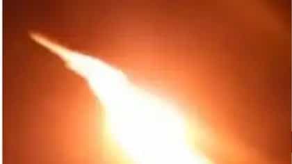 ইরানের লারাক দ্বীপে হামলা আমেরিকার, ড্রোন দিয়ে পাল্টা জবাব দিল তেহরানও