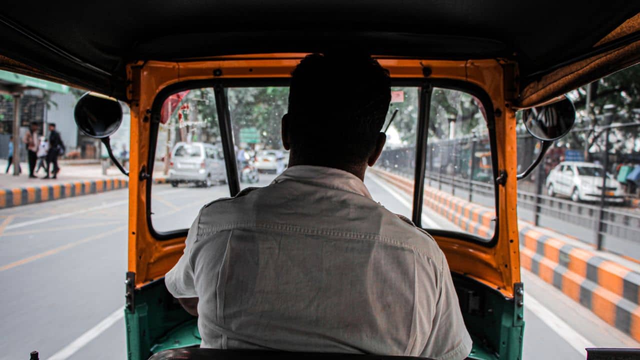 Language Rules for Drivers: বিজেপি সরকারের কড়া নির্দেশ, মাতৃভাষায় কথা না বললে স্টিয়ারিংয়ে বসা বন্ধ!