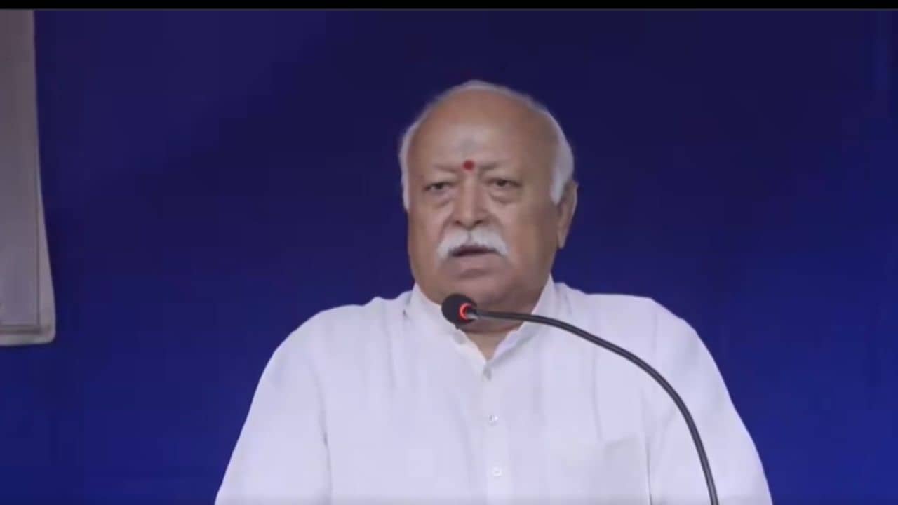 Mohan Bhagwat: অনেকে ভারতকে বিশ্বগুরু হতে দিতে চায় না, স্বাধীনতা দিবসে আত্মবলিদানের কথা মনে করালেন মোহন ভাগবত