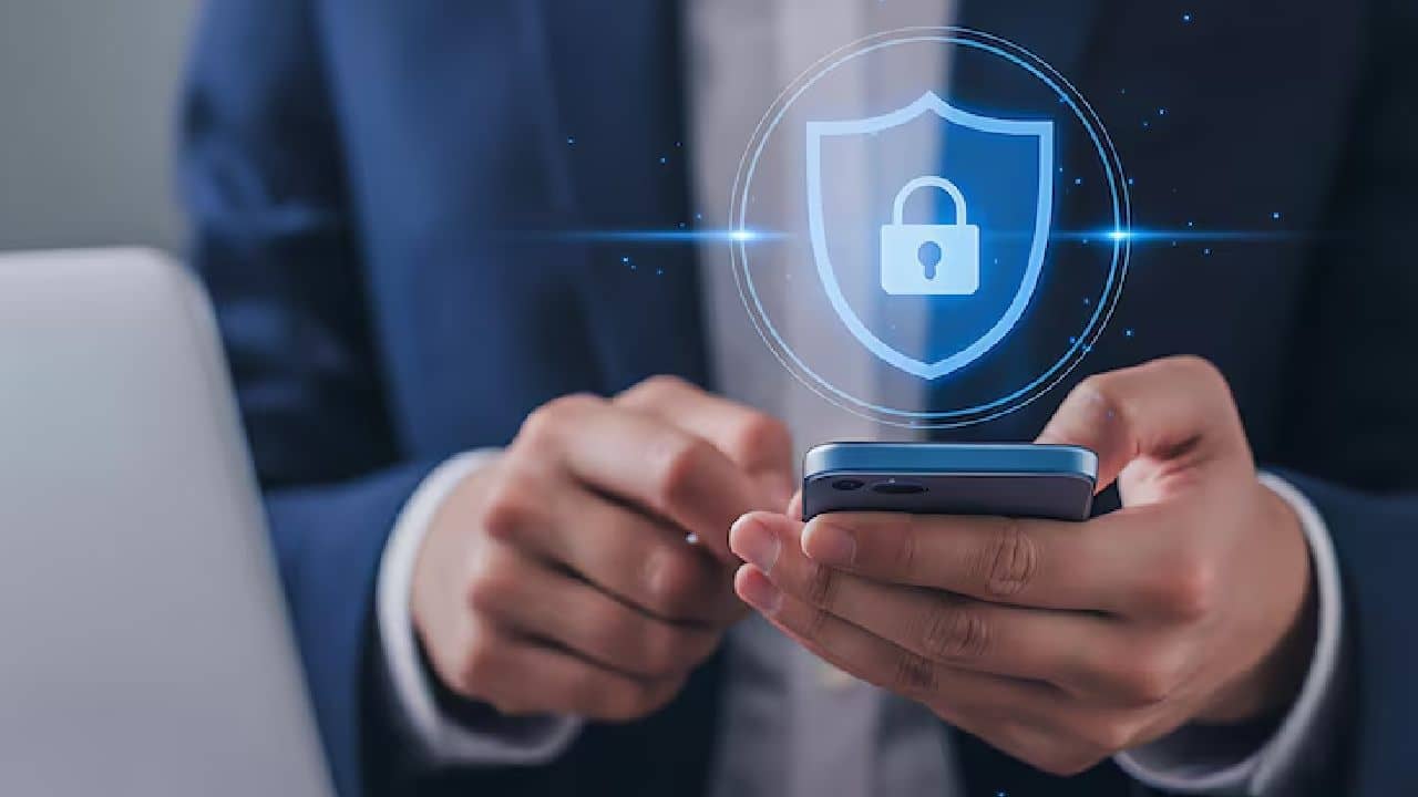 Smartphone Security: পাসওয়ার্ড নাকি পিন, ফোনের সুরক্ষায় কোনটি সেরা জানেন?