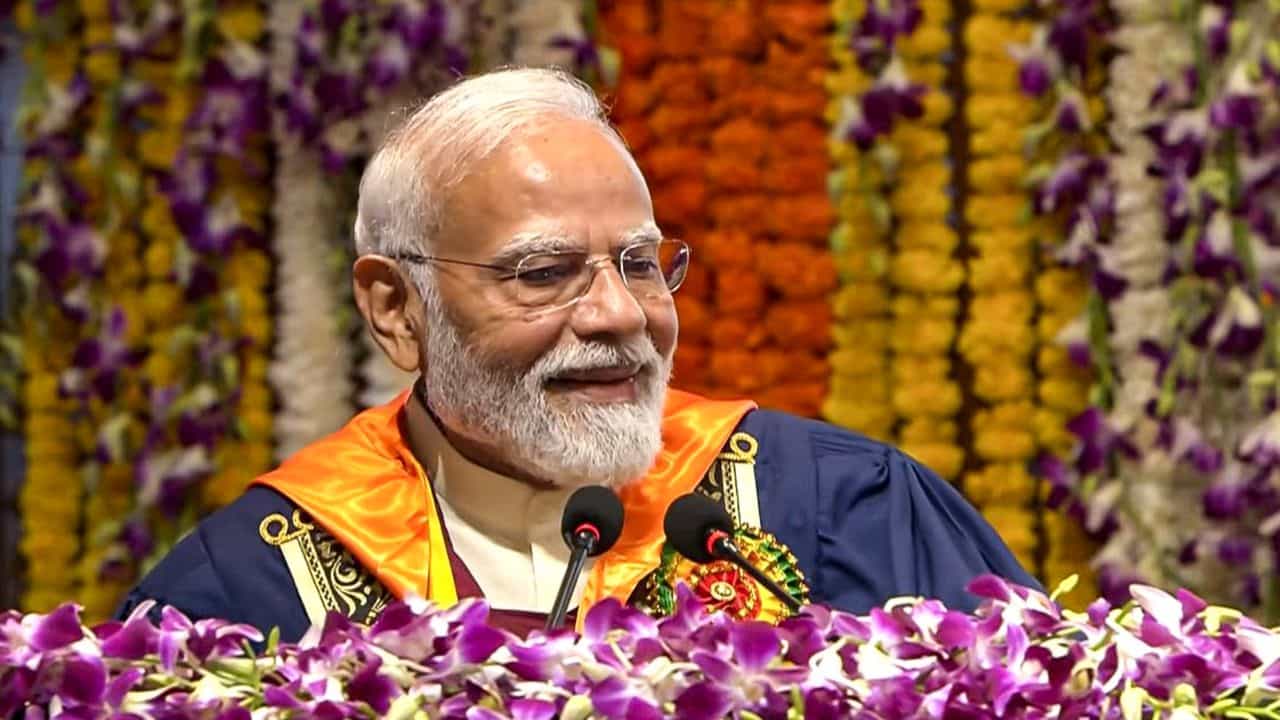 PM Narendra Modi: 'দেশের প্রয়োজন তোমাদের', Gen-Z-কে 'আউট অব সিলেবাস' পরীক্ষার পাঠ দিলেন প্রধানমন্ত্রী PM Narendra Modi: 'দেশের প্রয়োজন তোমাদের', Gen-Z-কে 'আউট অব সিলেবাস' পরীক্ষার পাঠ দিলেন প্রধানমন্ত্রী