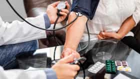 প্রেসার কমলে 'ORS', প্রেসার বাড়লে কী খাবেন?