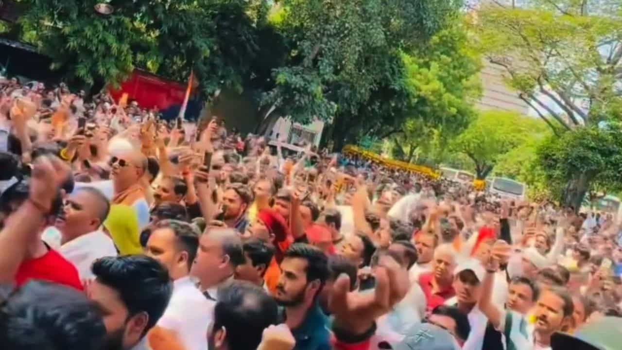 Protest Against Reservation: 'সংরক্ষণ হোক শুধু গরিব মানুষের জন্য', বিরাট দাবিতে যন্তর মন্তরে শুরু আন্দোলন Protest Against Reservation: 'সংরক্ষণ হোক শুধু গরিব মানুষের জন্য', বিরাট দাবিতে যন্তর মন্তরে শুরু আন্দোলন