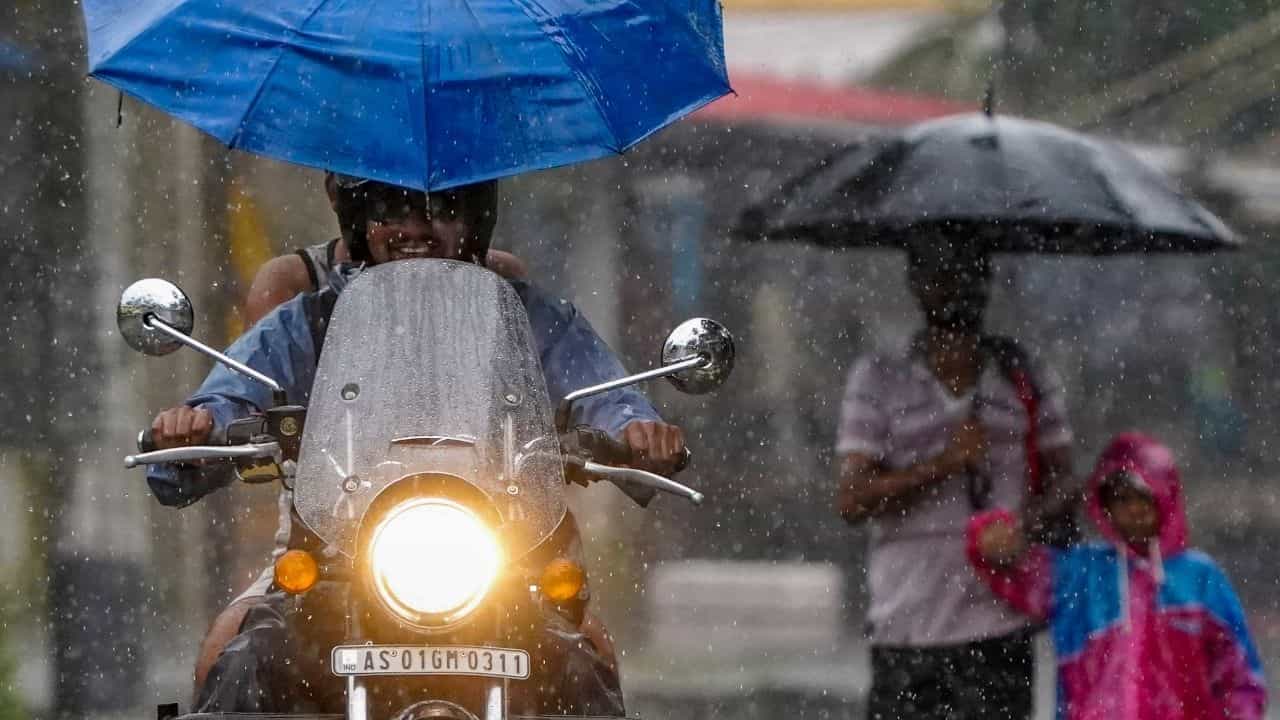 West Bengal Weather Update: উত্তাল হবে সমুদ্র, এখন নামা বারণ! আবহাওয়া নিয়ে বড় আপডেট দিল হাওয়া অফিস West Bengal Weather Update: উত্তাল হবে সমুদ্র, এখন নামা বারণ! আবহাওয়া নিয়ে বড় আপডেট দিল হাওয়া অফিস