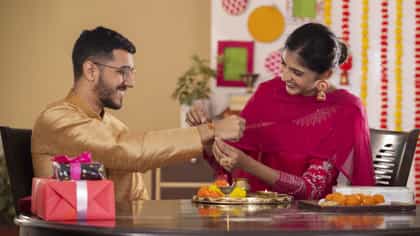 রাখির দিন পিরিয়ডস হলে ভাইকে রাখি বাঁধা যায়? জানুন নিয়ম