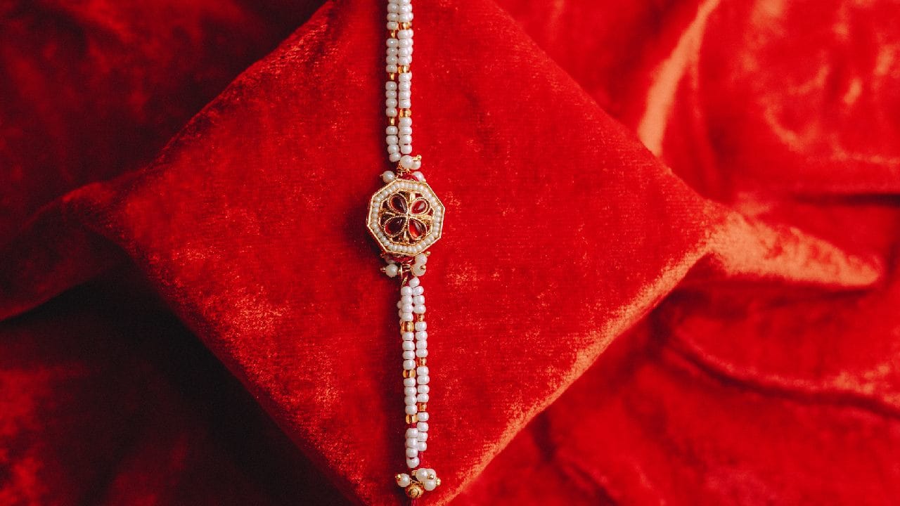 Red Back Rakhi