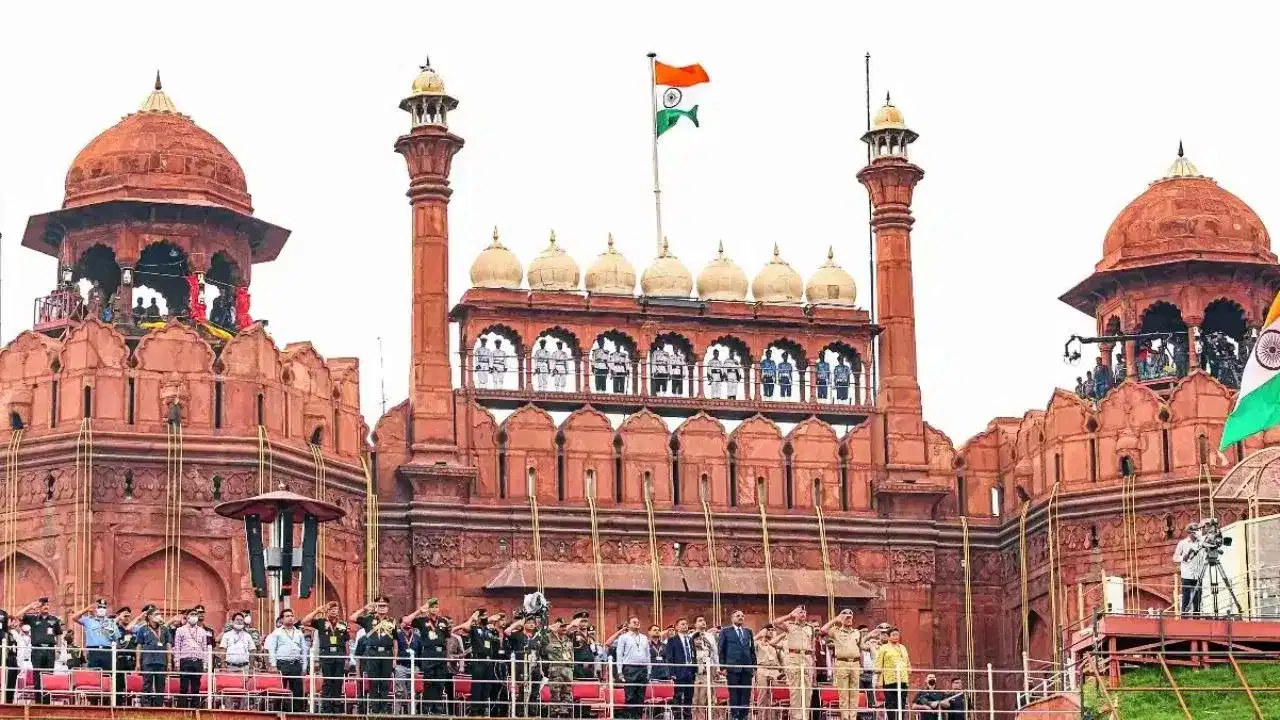 Independence Day: লালকেল্লায় বদলাচ্ছে স্বাধীনতা দিবসের অনুষ্ঠান! এই প্রথম গাওয়া হবে বন্দে মাতরম, বিশেষ গুরুত্ব যুবশক্তিকে Independence Day: লালকেল্লায় বদলাচ্ছে স্বাধীনতা দিবসের অনুষ্ঠান! এই প্রথম গাওয়া হবে বন্দে মাতরম, বিশেষ গুরুত্ব যুবশক্তিকে