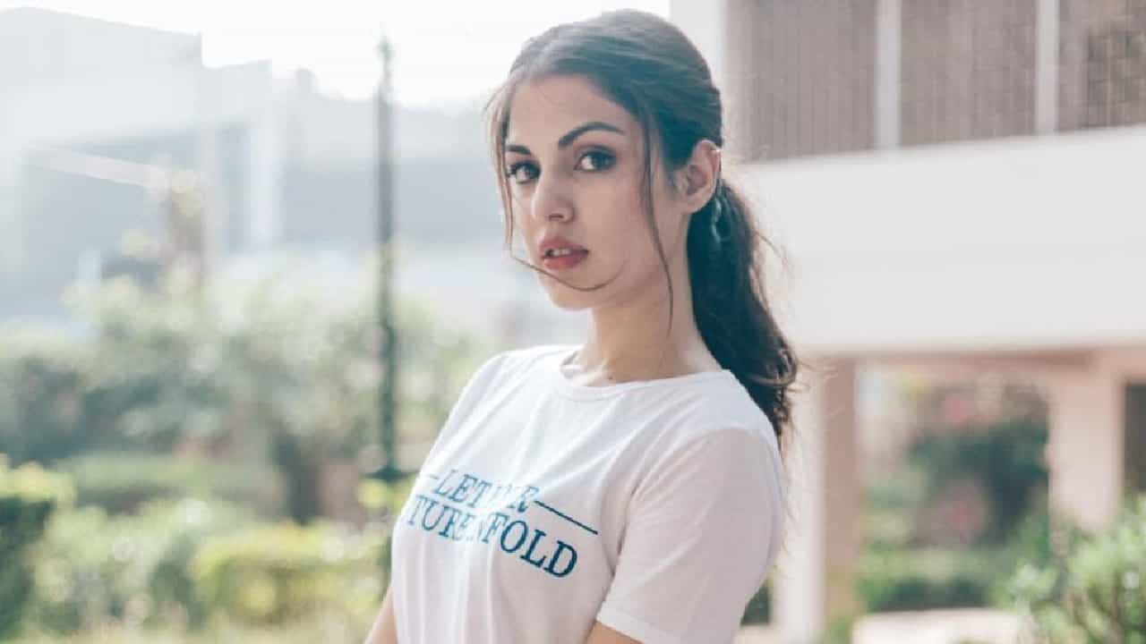 Rhea Chakraborty Jail Experience: ‘বাইরের মানুষের থেকে জেলের ভেতরের মানুষ অনেক ভালো’, ২৮ দিনের জেলজীবন নিয়ে মুখ খুললেন রিয়া Rhea Chakraborty Jail Experience: ‘বাইরের মানুষের থেকে জেলের ভেতরের মানুষ অনেক ভালো’, ২৮ দিনের জেলজীবন নিয়ে মুখ খুললেন রিয়া