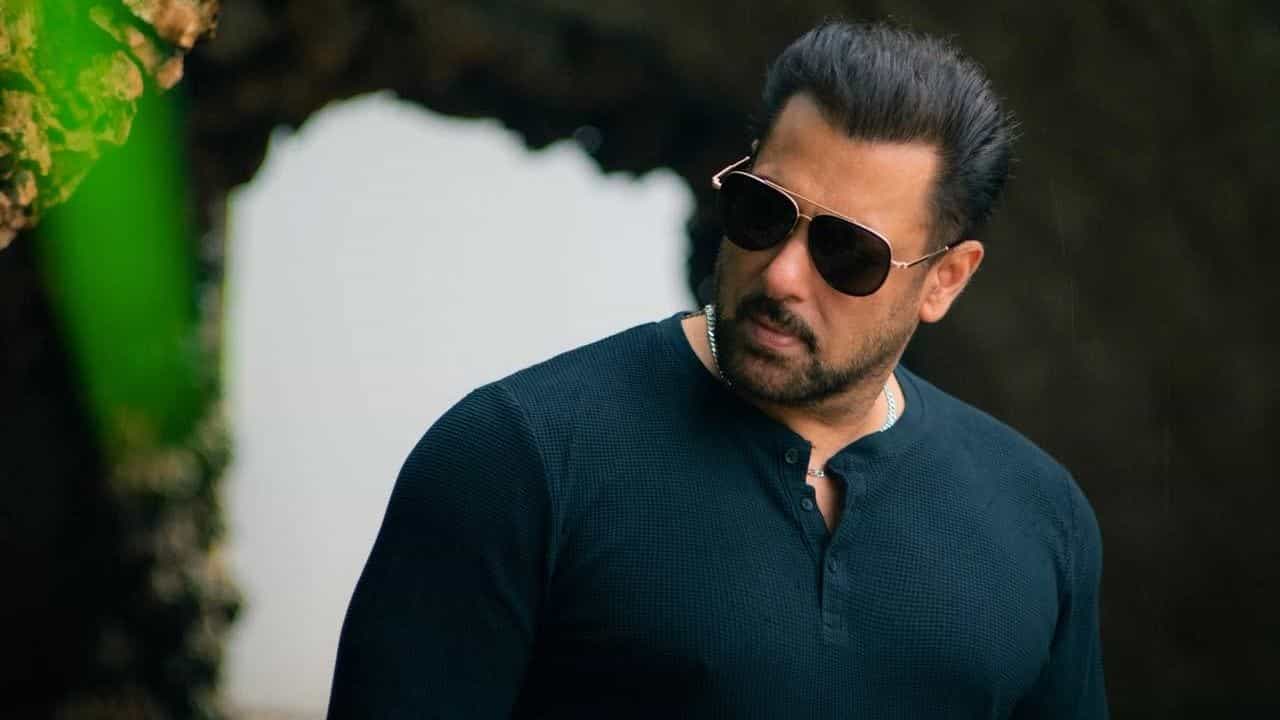 Salman Khan jail experience: একটা কমোডে ৭০ জন! জেলের ভেতর আর কী কী সহ্য করতে হয়েছিল সলমনকে? Salman Khan jail experience: একটা কমোডে ৭০ জন! জেলের ভেতর আর কী কী সহ্য করতে হয়েছিল সলমনকে?